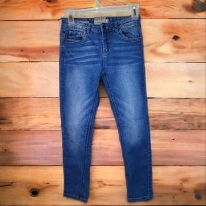 Girl's skinny jeans
